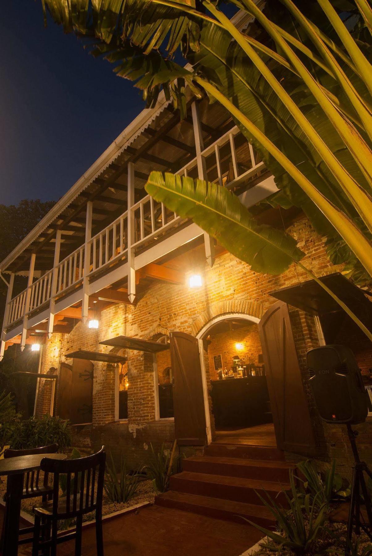 אפרטהוטל אורנייסטט The Old Gin House מראה חיצוני תמונה